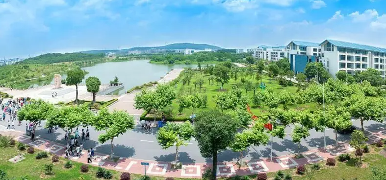 南京工業(yè)職業(yè)技術(shù)2.png