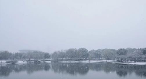 冬日雪舞，校園留痕！回憶無錫商業(yè)職業(yè)技術(shù)學(xué)院的那場(chǎng)雪！6.jpg