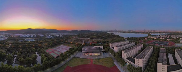 看！蘇州市職業(yè)大學(xué)好一抹晚霞！7_副本.jpg