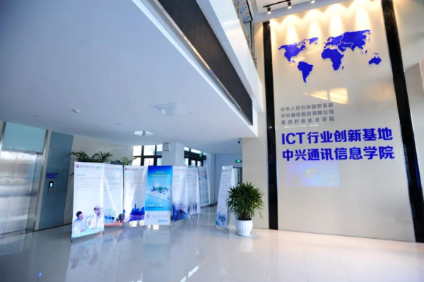 24招生季 ?專業(yè)巡禮 _ 人工智能與大數(shù)據(jù)學(xué)院：電子信息工程技術(shù)專業(yè)5.jpg