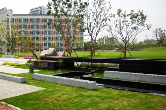看！無錫學(xué)院建了座“靜篤園”！12.png