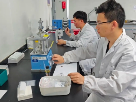 江蘇理工學院 成長四鏡：照見青春的光譜6.png