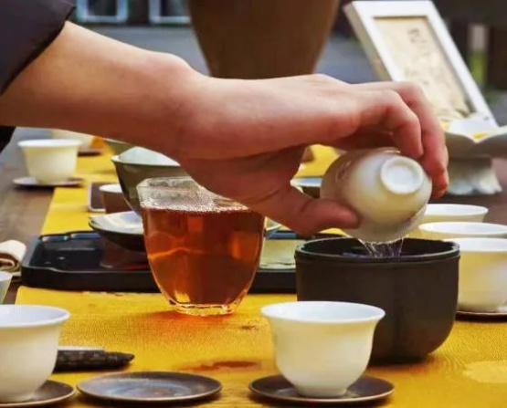 硅湖職業(yè)技術(shù)學(xué)院 從興趣出發(fā)，讓熱愛(ài)發(fā)光4_副本.jpg