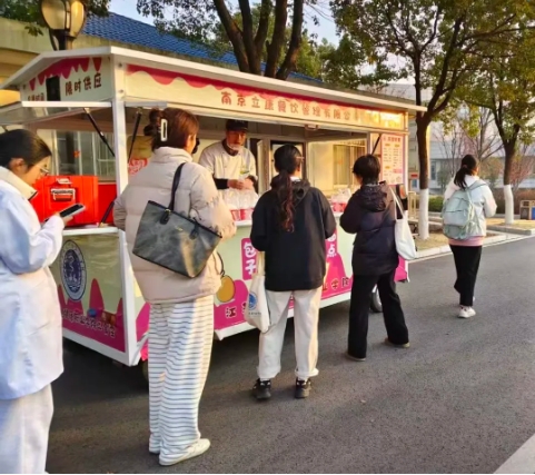 江衛(wèi)冬日集 這些藏在朋友圈里的甜，是青春的“溫度特調(diào)”24.png