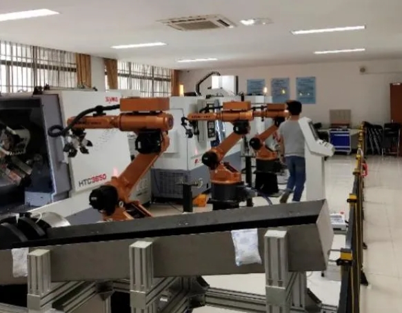 揚(yáng)州職業(yè)技術(shù)大學(xué)構(gòu)建系統(tǒng)化育人體系 賦能新時(shí)代“智造工匠”培養(yǎng)3.png